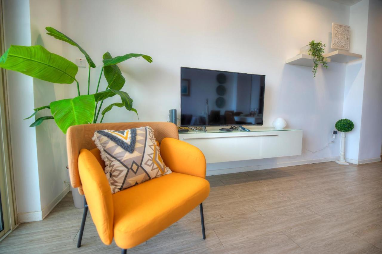 Spacious 4 Bedrooms With Sea View Balcony Goslm-3