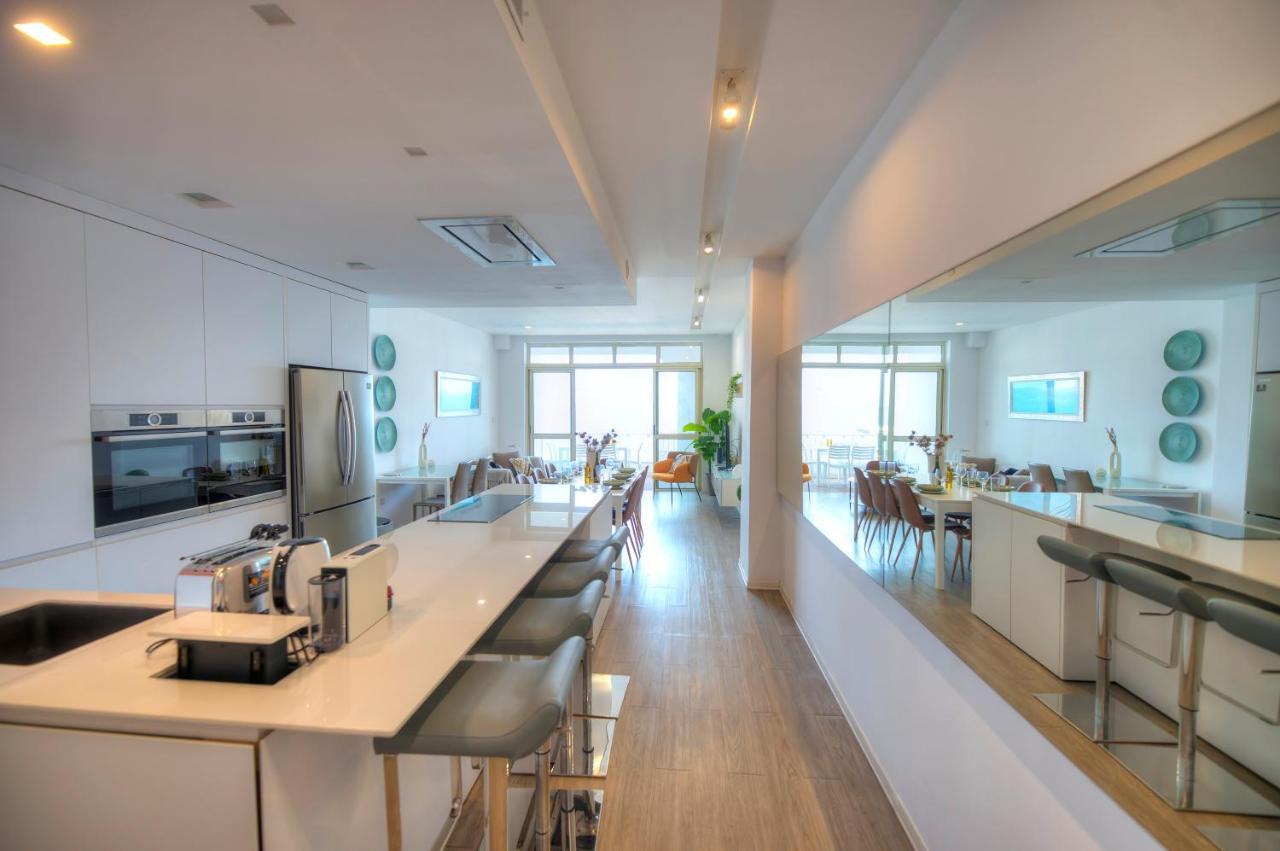 Spacious 4 Bedrooms With Sea View Balcony Goslm-3 Apartment