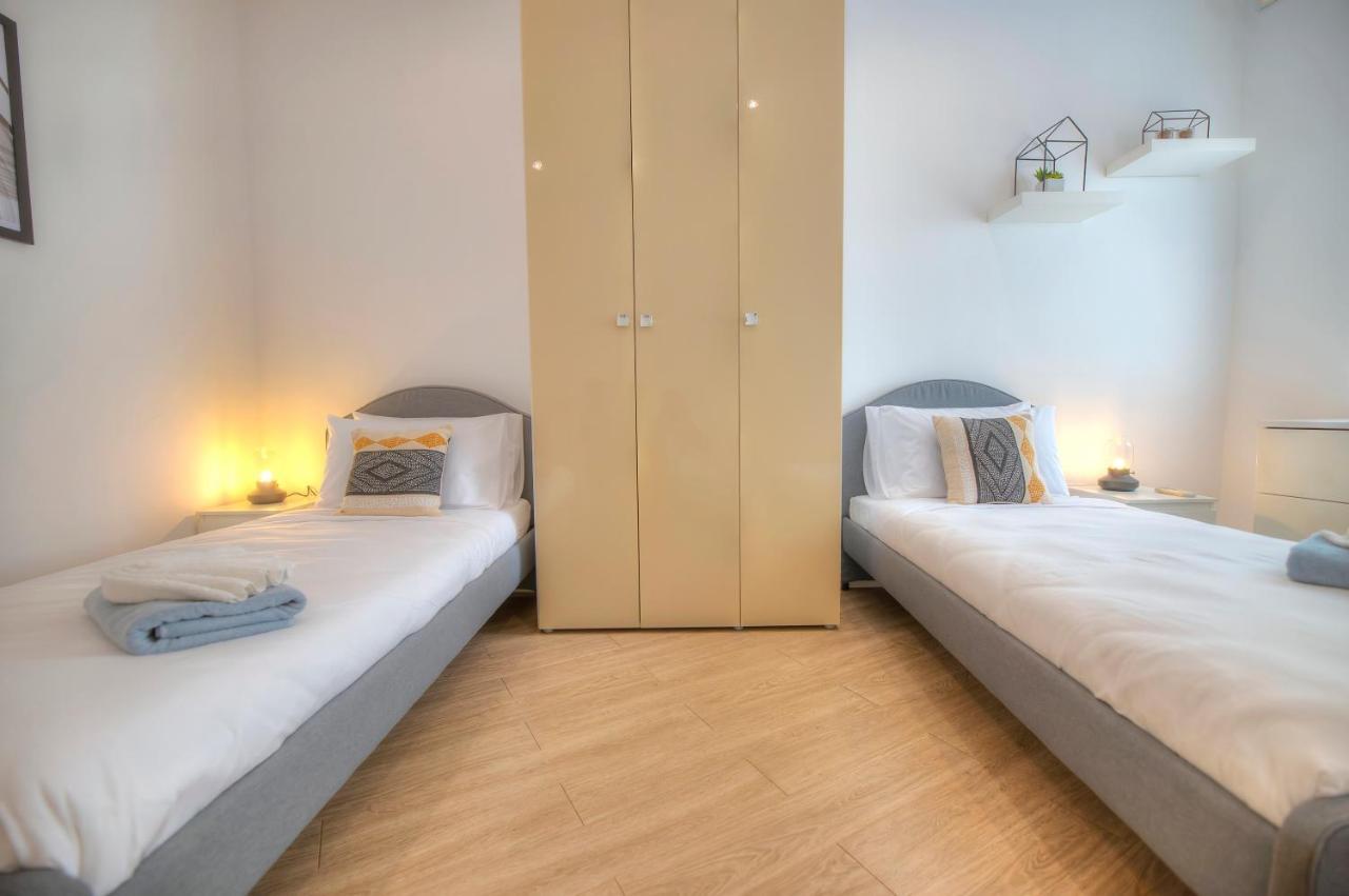 Spacious 4 Bedrooms With Sea View Balcony Goslm-3 Apartment *