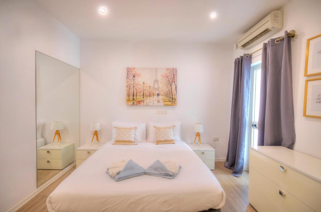 Spacious 4 Bedrooms With Sea View Balcony Goslm-3 Apartment Sliema