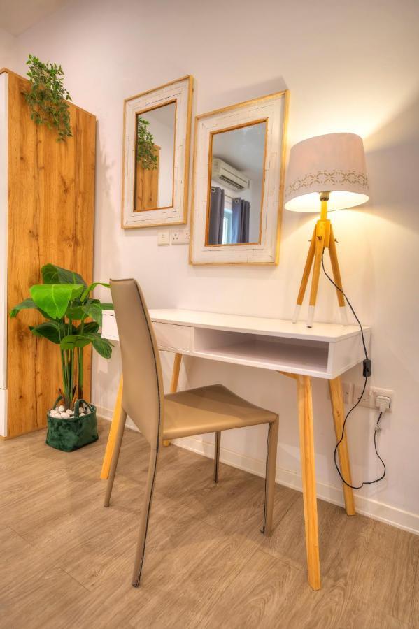 Apartment Spacious 4 Bedrooms With Sea View Balcony Goslm-3 *